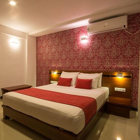 Ceyloni City Hotel Kandy Exterior photo