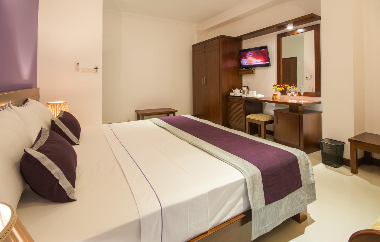 Ceyloni City Hotel Kandy Exterior photo