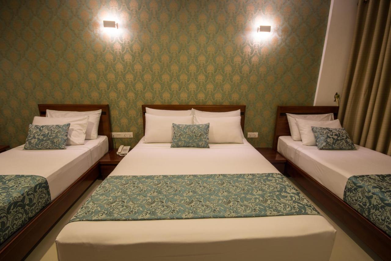 Ceyloni City Hotel Kandy Exterior photo