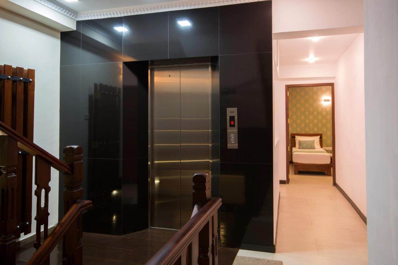 Ceyloni City Hotel Kandy Exterior photo